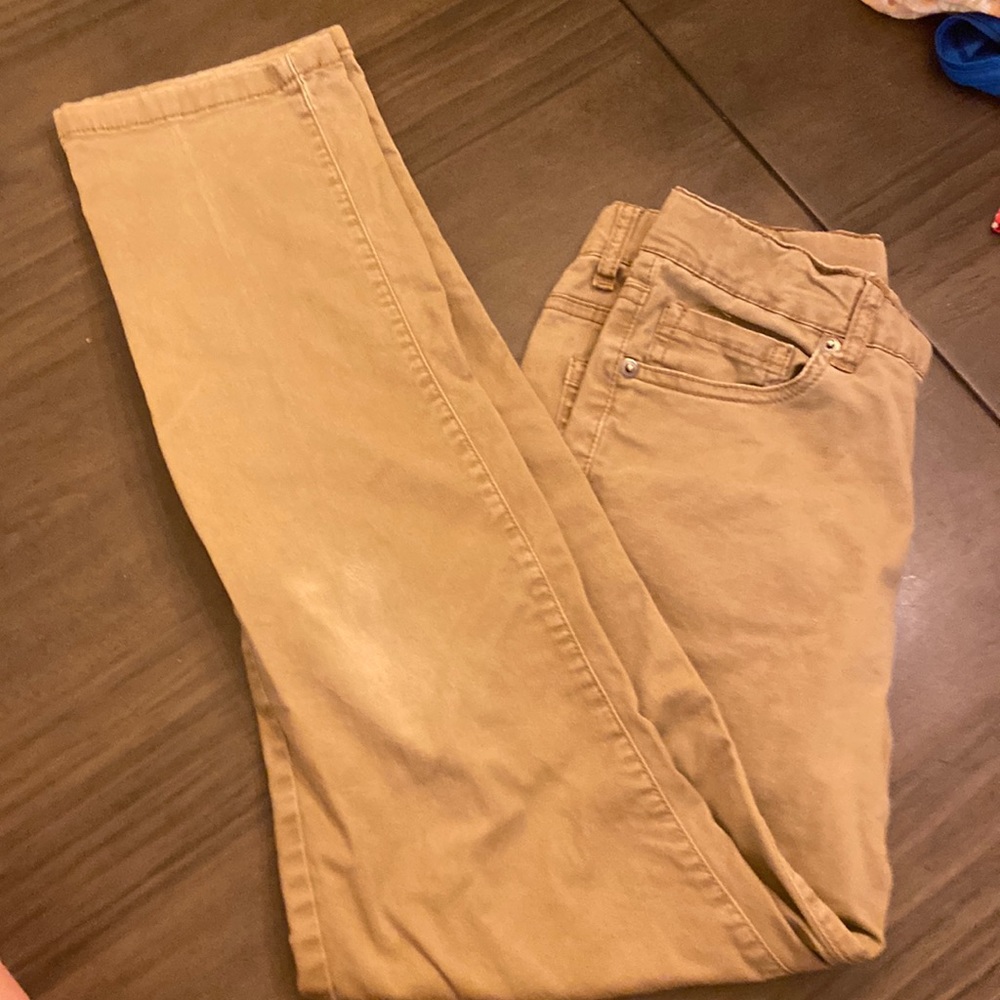Kaki pants